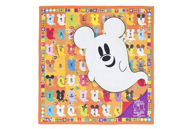 バンダナ 800円|縦約53×横約53cm|東京ディズニーリゾート「ディズニー・ハロウィーン」2019 スペシャルグッズ|販売店舗:東京ディズニーランド「グランドエンポーリアム」、東京ディズニーシー「エンポーリオ」