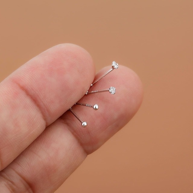 「星座のはじまり」2色展開の極小銀S999ピアス　バリエーションは4種類×2カラー