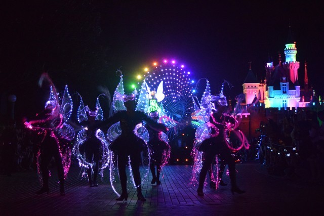 ディズニー・ペイント・ザ・ナイト・パレード｜香港ディズニーランド・リゾート