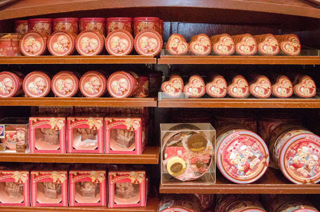 東京ディズニーシー「スウィート・ダッフィー」（2015年）スペシャルグッズ ©Disney