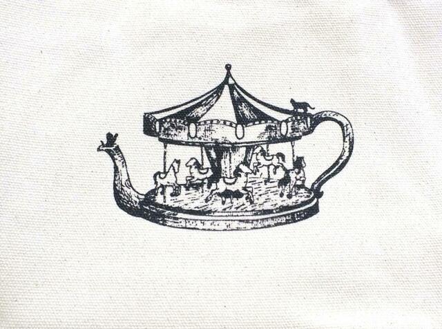 【カルディ紅茶バッグ】バッグ後ろにもおしゃれなイラスト