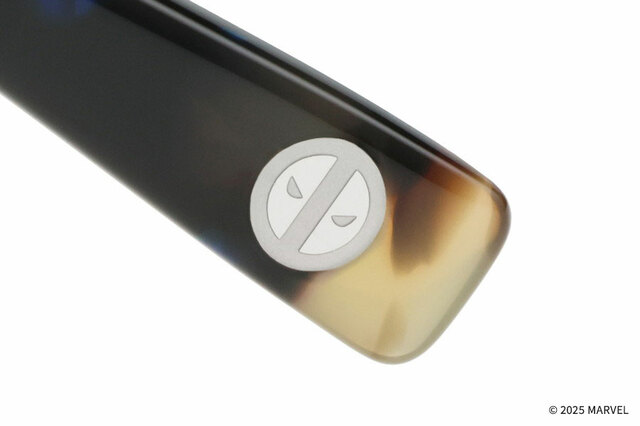 メガネ ¥12,200｜Zoff「MARVEL COLLECTION DEADPOOL&WOLVERINE」DEADPOOL&WOLVERINE MODEL