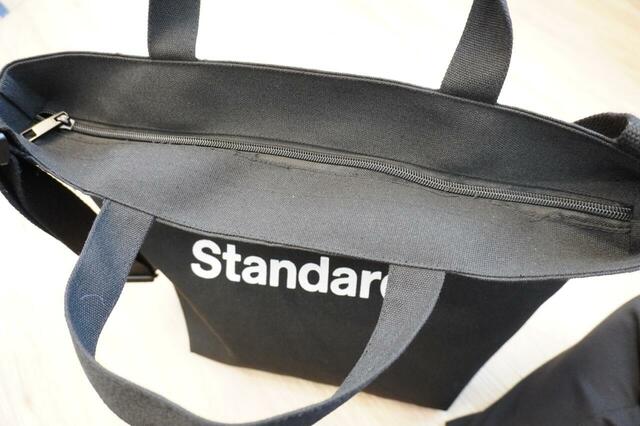 ファスナーで開閉できる