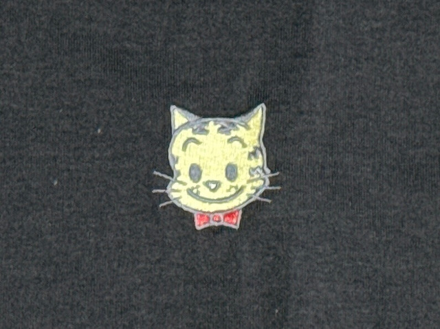 左胸元のワンポイント刺繍がかわいい！