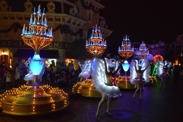 ディズニー・ペイント・ザ・ナイト・パレード｜香港ディズニーランド・リゾート