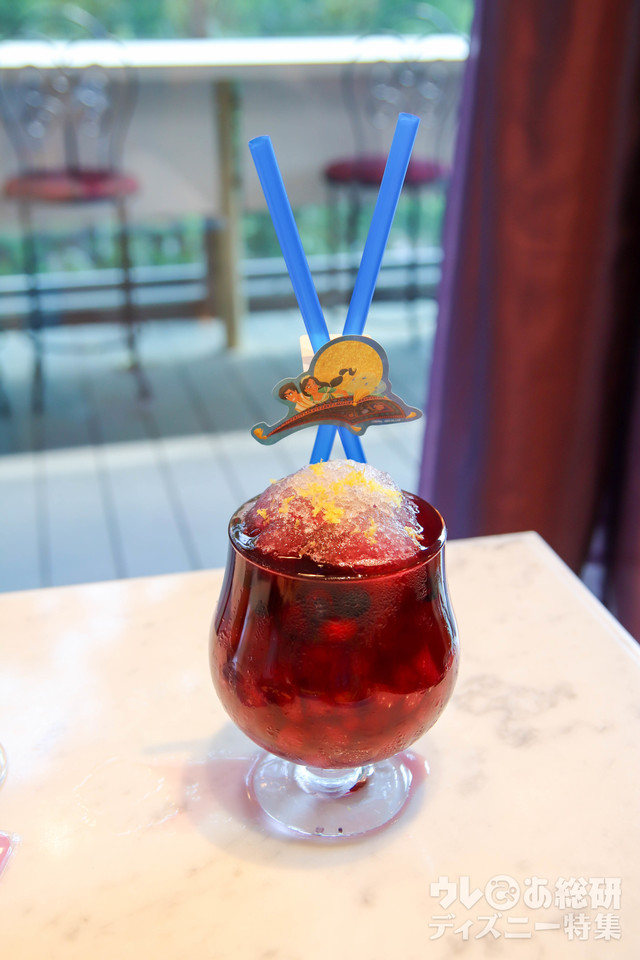 <A Whole New World>グレープ風味の星空ドリンク ¥ 1,290(税抜)