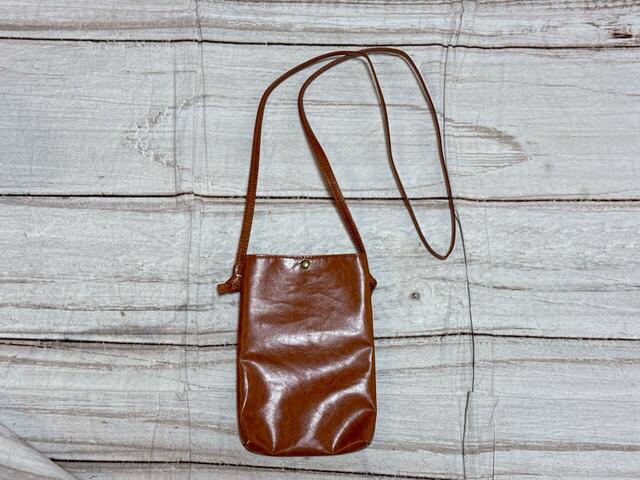 背面は装飾がないシンプルなデザイン