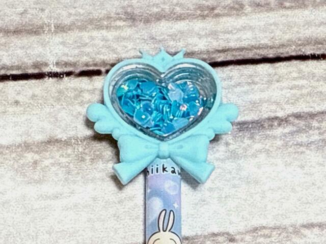 まだ何もシールが貼られていない状態です。シールを貼っていきます!