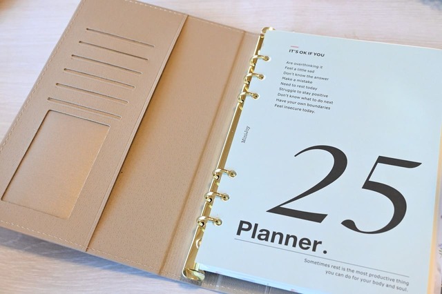 【GAACAL「大人ノート」で始めるライフログ】表紙を両面カレンダー（Green）に差し替えてみたり…