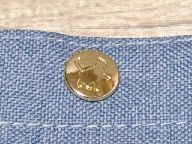 【カルディ　ネコバッグ】バッグの口はスナップボタン式。ボタンもネコの刻印入りです♪