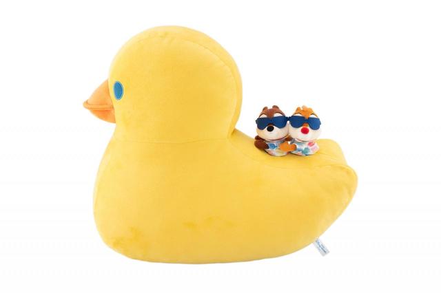 クッション 3,200円｜サイズ：高さ約38×横約42×厚さ約12cm