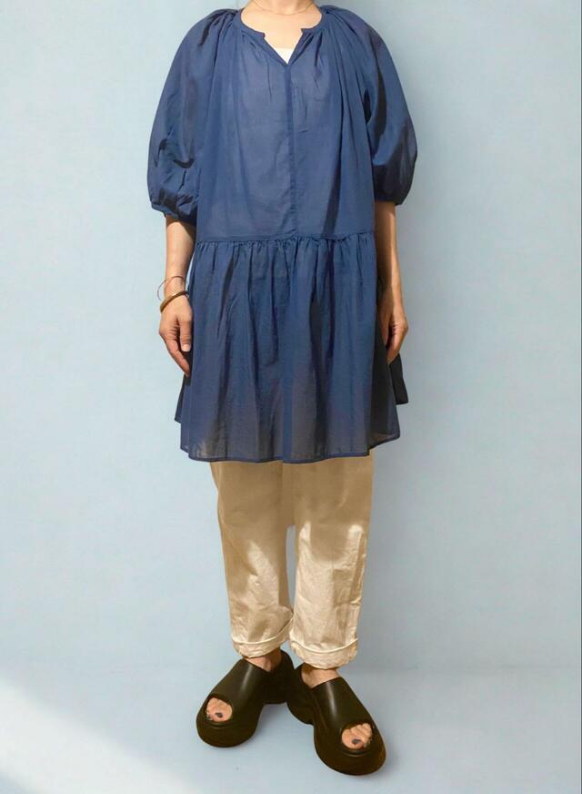 【無印良品 強撚 シアーミニワンピース】身長166cm、Lサイズ着用。チュニックとしても使える絶妙な丈感!