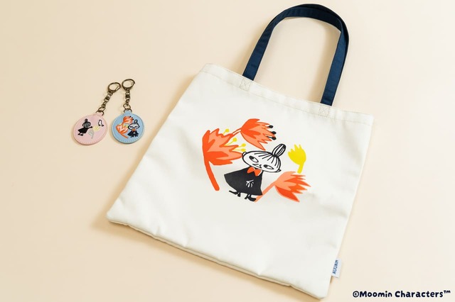 【ムーミン「リトルミイフェア」シリーズ】「刺繍キーホルダー(2種類)」各1,650円、「トートバッグ」2,860円／セットで使ってもかわいい！
