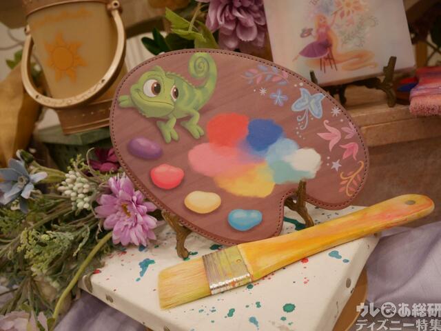 マウスパッド 2,500円|「ラプンツェルのランタンフェスティバル」をテーマにしたグッズ|東京ディズニーシー新テーマポート「ファンタジースプリングス」|販売店舗:東京ディズニーシー「エンポーリオ」|発売日:2024年5月28日(火)