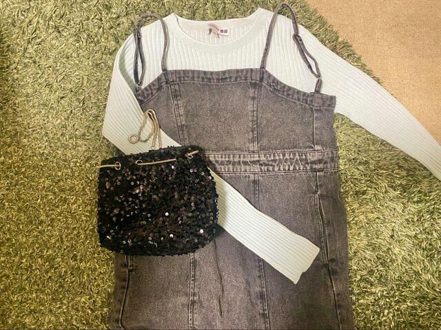 【ユニクロ　3Dリブクルーネックセーター】ワンピースを重ねて