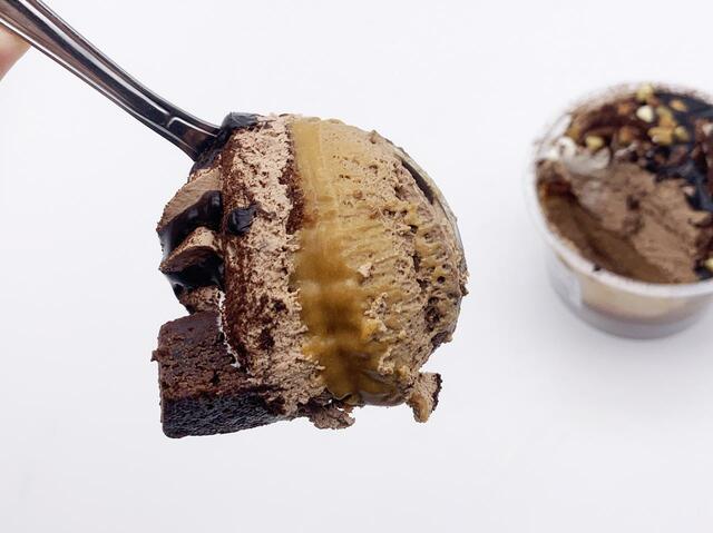 チョコレートONチョコレートの構成です