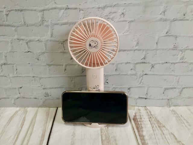 スマホスタンドとして使えます！