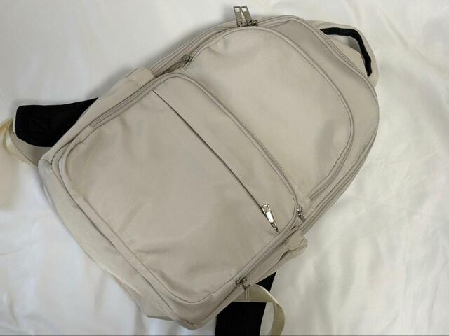 【ワークマン 軽量3レイヤーポケットマザーズリュック】サイズは約縦40×横28×幅16cm。容量約20Lです