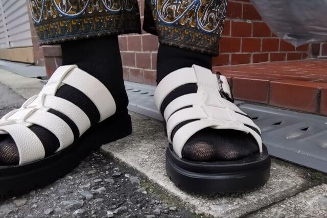 【LOWRYS FARM カンドウフィットグルカ】靴下やタイツ、ストッキングにも合います