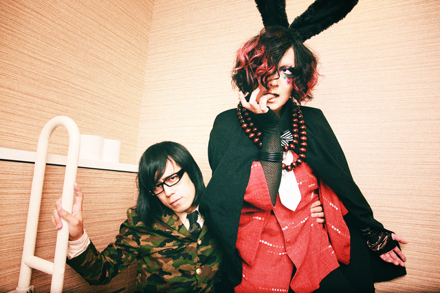 マイナス人生オーケストラ・ハル（Vo）／アーバンギャルド・松永天馬（Vo）