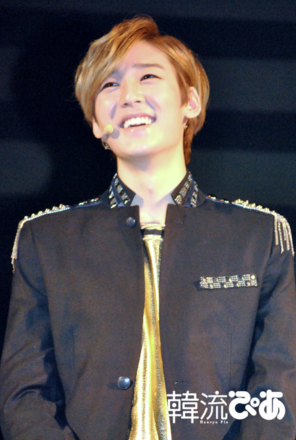 笑顔がまぶしいケビン(U-KISS)