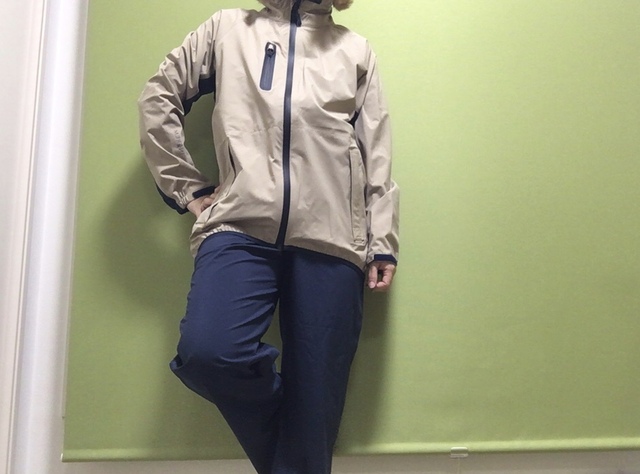 【ワークマン INAREM(イナレム)レディースレインスーツ】すっきりとした見た目