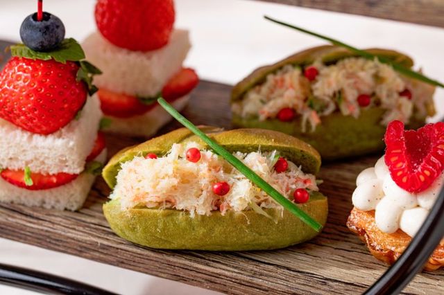 蟹とキュウリ 抹茶のヴィエノワサンド