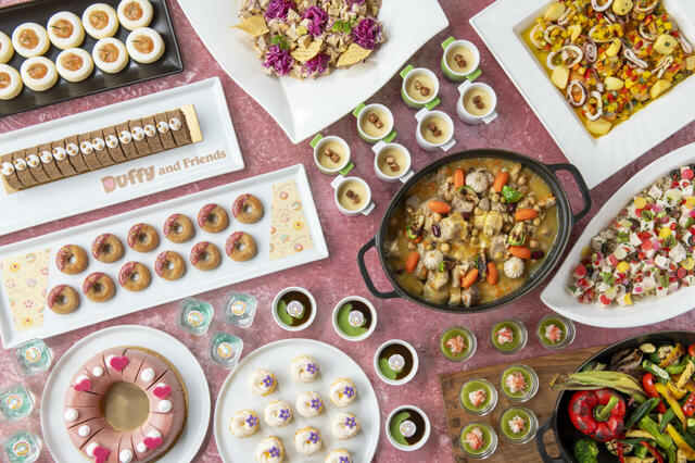 “ダッフィー&フレンズの フィルド・ウィズ・ジョイ！” ブッフェ 7,700円（大人・土日祝日料金）｜東京ディズニーシー・ホテルミラコスタ「オチェーアノ」｜販売期間：2025年7月3日（木）〜9月15日（月）