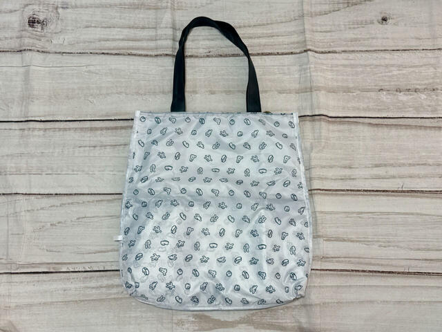 もちろん背面も総柄仕様です