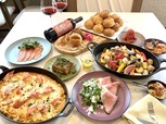 バラエティーに富んだディナービュッフェ