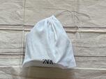 ZARAではバッグを購入すると収納する際に使える巾着がついてきます