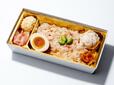 「〈8位〉蟹飯弁当」＜価格：1,650円（税込）＞【GWのお弁当選びに迷わない！JR東京駅グランスタの店長101人がガチ投票！「イチ推し弁当BEST10」をご紹介】