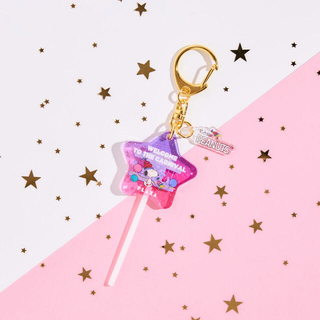 PEANUTSデザイン キャンディキーホルダー(非売品) 10月10日(木)より、全国のPLAZA・MINiPLAで4,000円(税込)以上お買い上げのPLAZA PASS 本会員の方に先着でプレゼント。  ※PLAZA・MINiPLA店舗限定のキャンペーンです(アウトレット店、オンラインストアは対象外)。  ※1会計につき1点プレゼントします。数量限定、なくなり次第終了です。