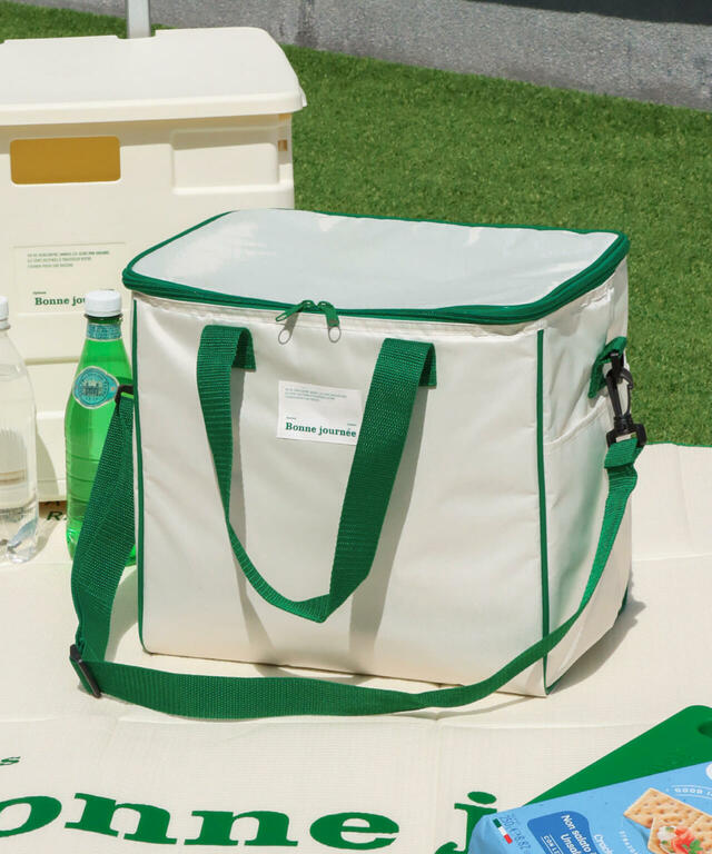 【3COINSの保冷バッグ売れ筋ランキング 3位】「保冷ソフトクーラーバッグL」1,320円（税込）