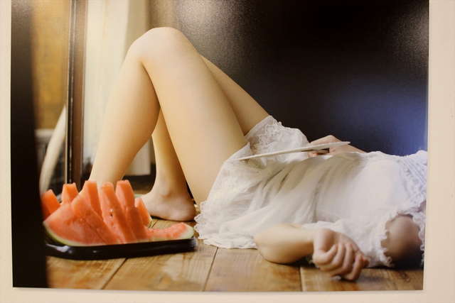 200人のふとももが展示された「曖昧☆ふともも写真館」