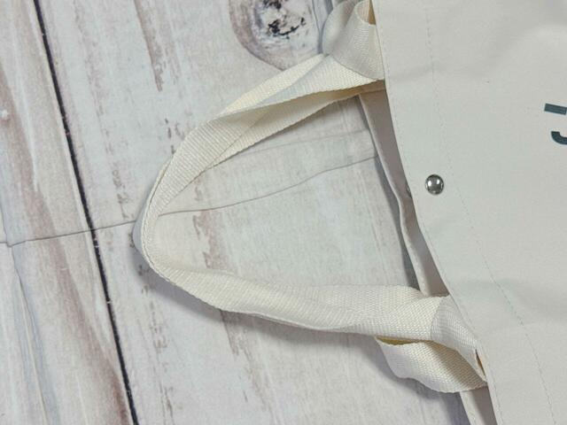 短いほうの持ち手は手持ちにピッタリ