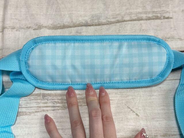 持ち手には取り外し可能なクッションパッド付き