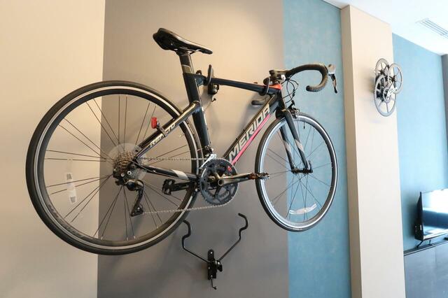 【BEB5土浦】サイクルルームの壁に愛車をかけることができます