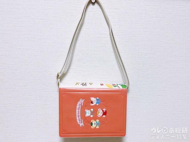 裏面にはダッフィーたち