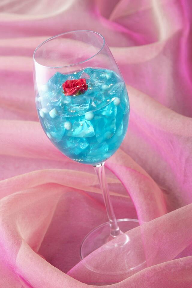 ディズニー・パルパルーザ“ミニーのファンダーランド”スペシャルドリンク｜ディズニーアンバサダーホテル「エンパイア・グリル」｜提供期間：2024年1月9日（火）～4月7日（日）｜東京ディズニーランド「ディズニー・パルパルーザ」第1弾スペシャルイベント「ミニーのファンダーランド」