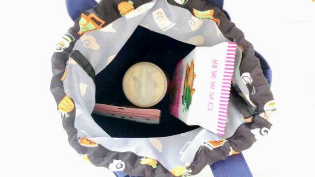 【カルディオリジナル　台湾　好吃！バッグ】中には3種類の台湾スイーツが入っています