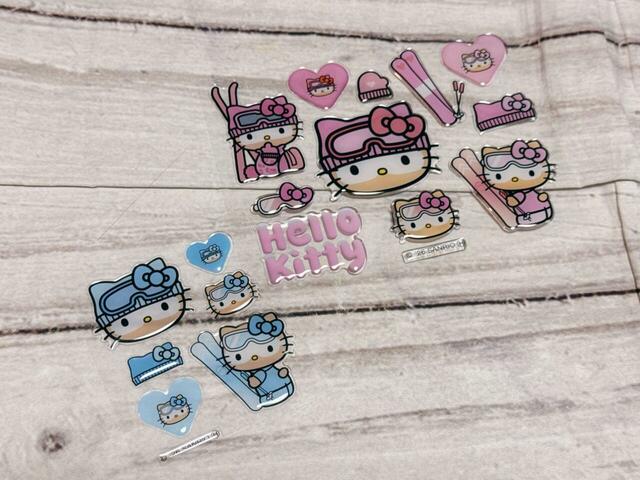 sweet3月号通常号はブルーカラーのぷっくりシール付き。セットで揃えるのがおすすめ♪