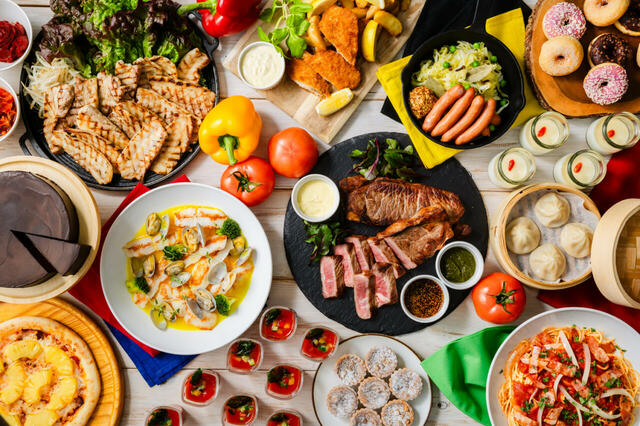 「旅するビュッフェ 世界美食めぐり ランチ＆ディナー」＜期間：2026年5月7日〜6月30日＞【まるで“世界一周”♪19か国のグルメを味わえる「旅するビュッフェ 世界美食めぐり」でシュラスコ風ローストビーフも食べ放題！】