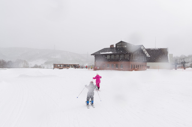 やっと「レストラン アリエスカ」が見えた!｜かぐらスキー場