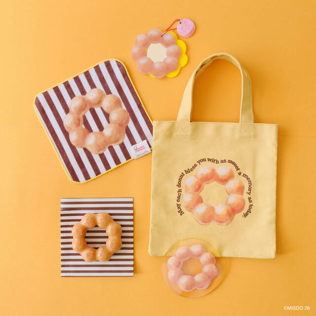 ミニタオル 770円、アクリルスライドミラー 1,430円、ミニトートバッグ 2,750円、コースター 990円【ミスタードーナツとアフタヌーンティー・リビングが初コラボ】