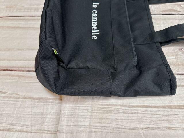 両サイドにボトルホルダー付き