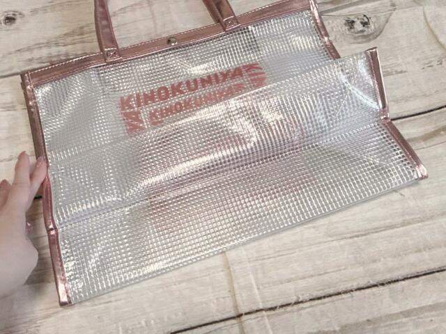 マチがしっかりあるので収納力抜群！