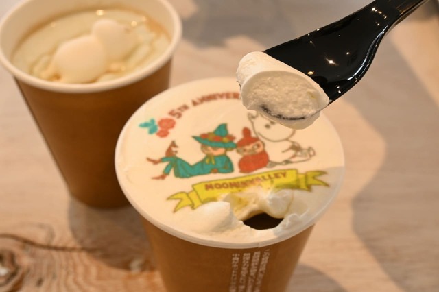 アートラテは生クリームがたっぷりです♪