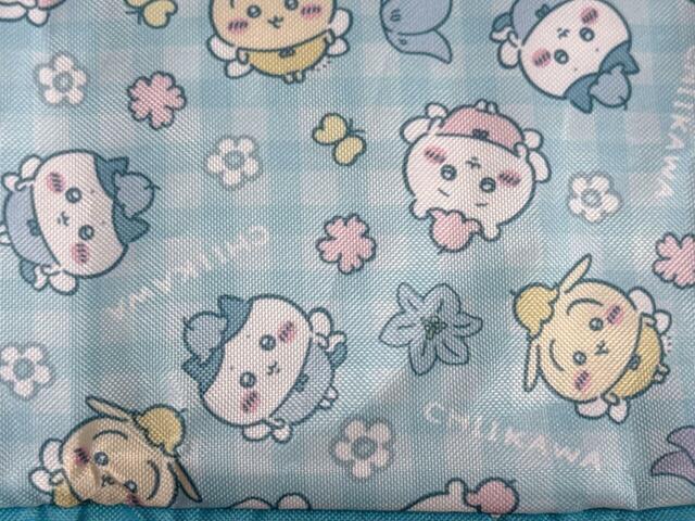 ギンガムチェックに妖精になったちいかわたちの総柄がなんともキュート！