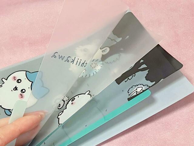 【ちいかわ×キャンドゥ】ポケットごとにイラストが描かれているデザイン